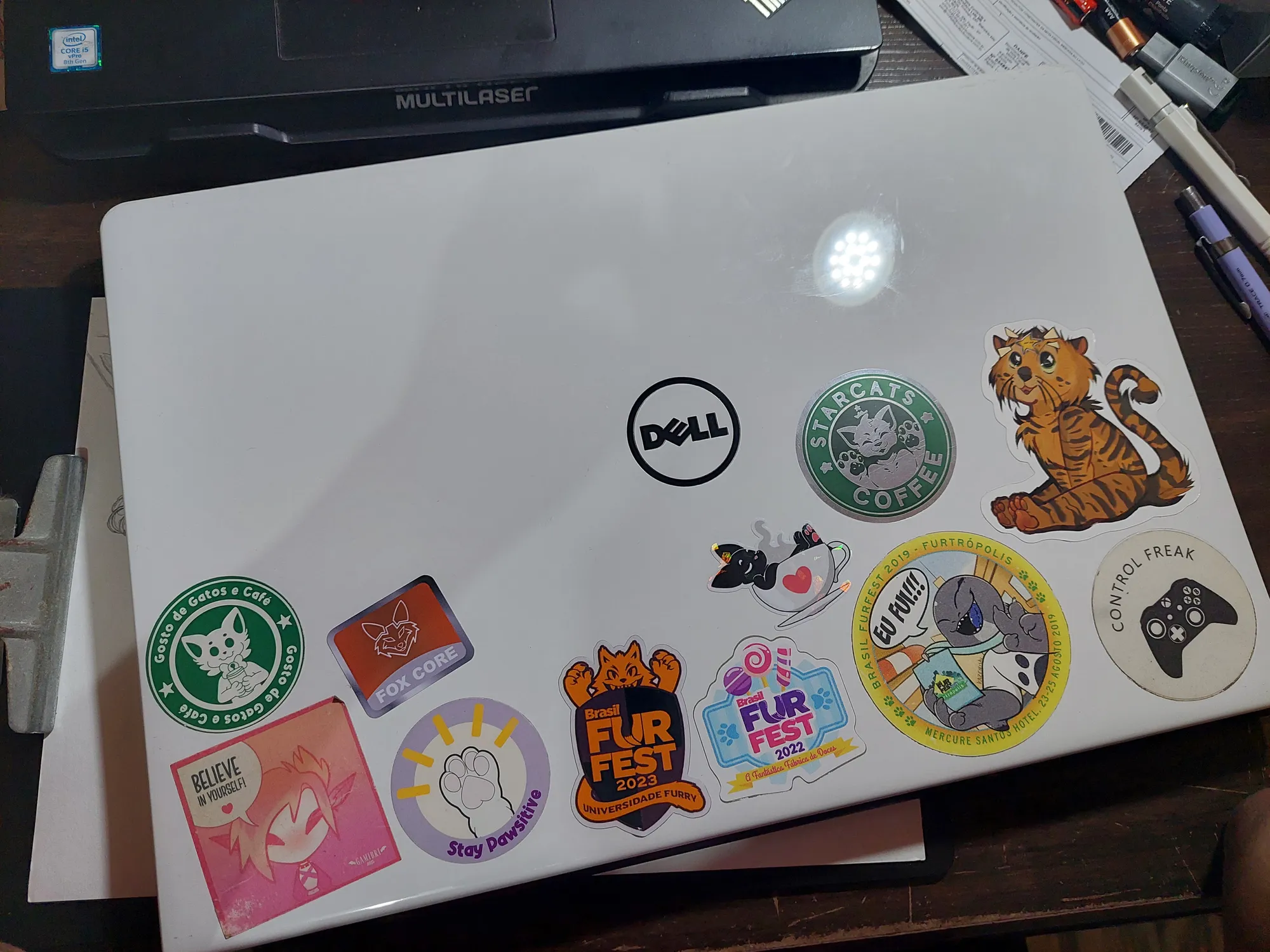 Meu velho Inspiron 5558, um veterano de quase uma década de uso Meu velho Inspiron 5558, um veterano de quase uma década de uso