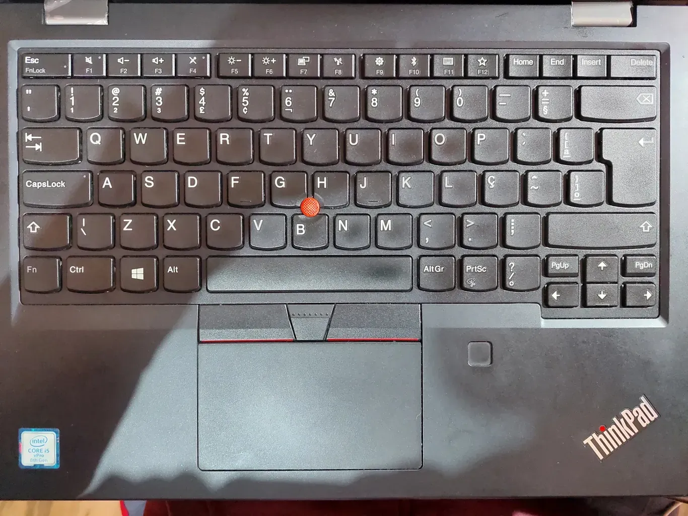 Teclado do Thinkpad L390, bem espaçoso e confortável